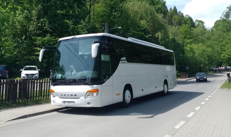 Autobus a autokar – czym się różnią? - Wynajem autokarów i busów ...